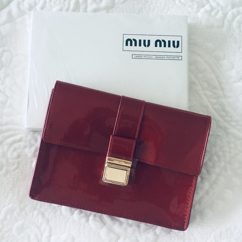 SOLD Luxe MIU MIU Patent Burgundy Red Pouch Clutch Cosmetic Bag w Gold accent LE - Picture 6 of 9